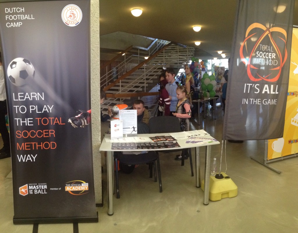 Розробка дизайну інформаційного стенду